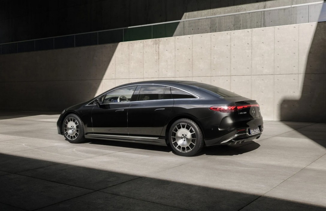 2026-Mercedes-EQS-New 2.jpg