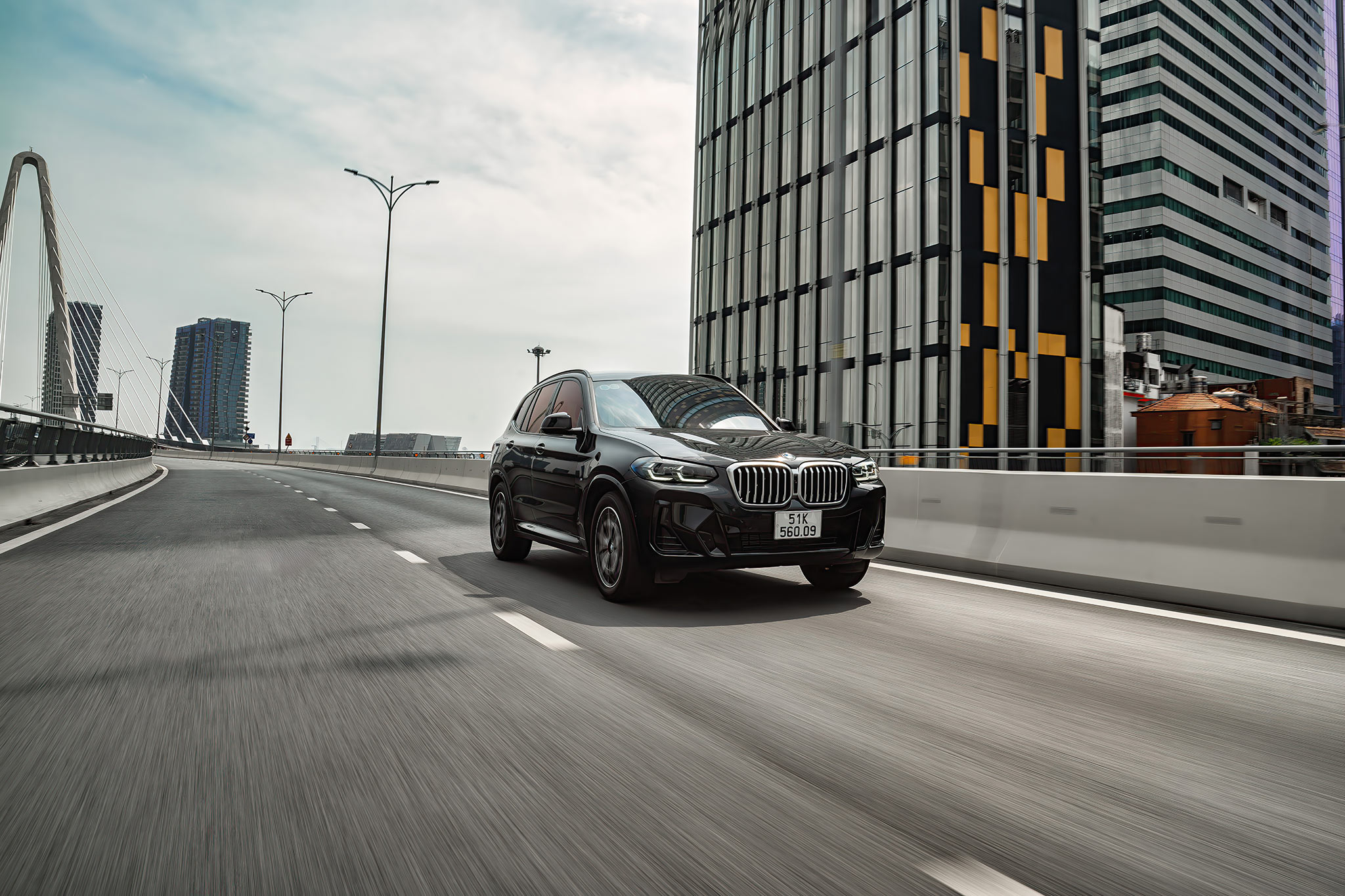 bmw-02.jpg