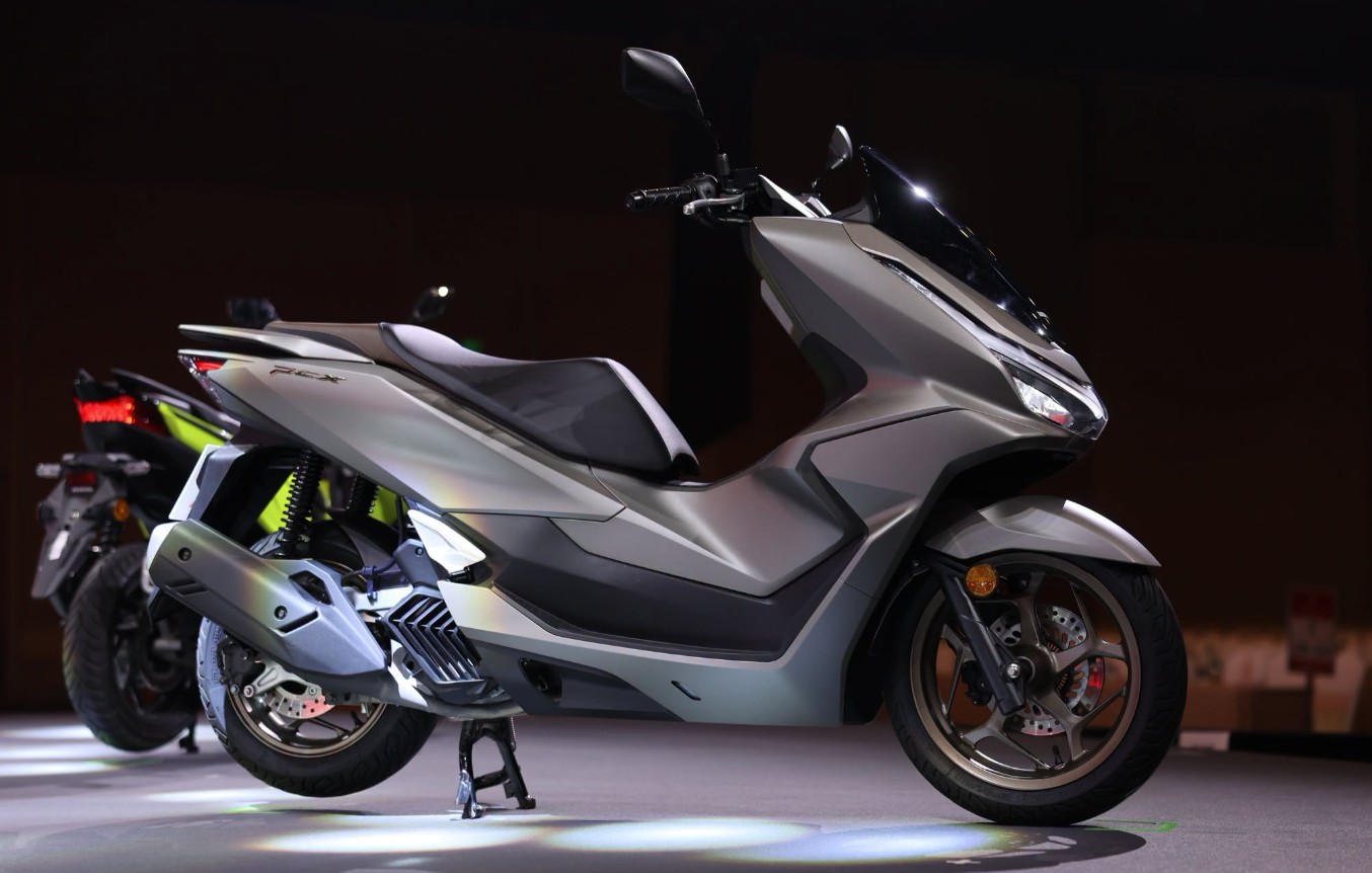 Honda PCX160 -6.jpg