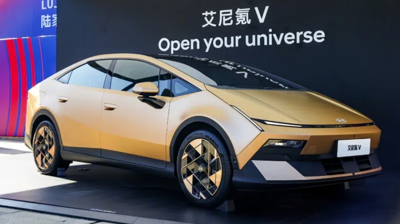 Hyundai Ioniq V.jpg