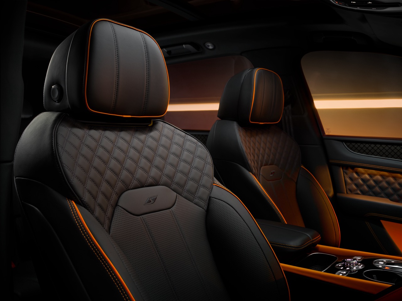 jpeg-Imagery_Bentayga Black Edition_24MY_Bentayga S Black Edition - Seat Detail lớn.jpeg