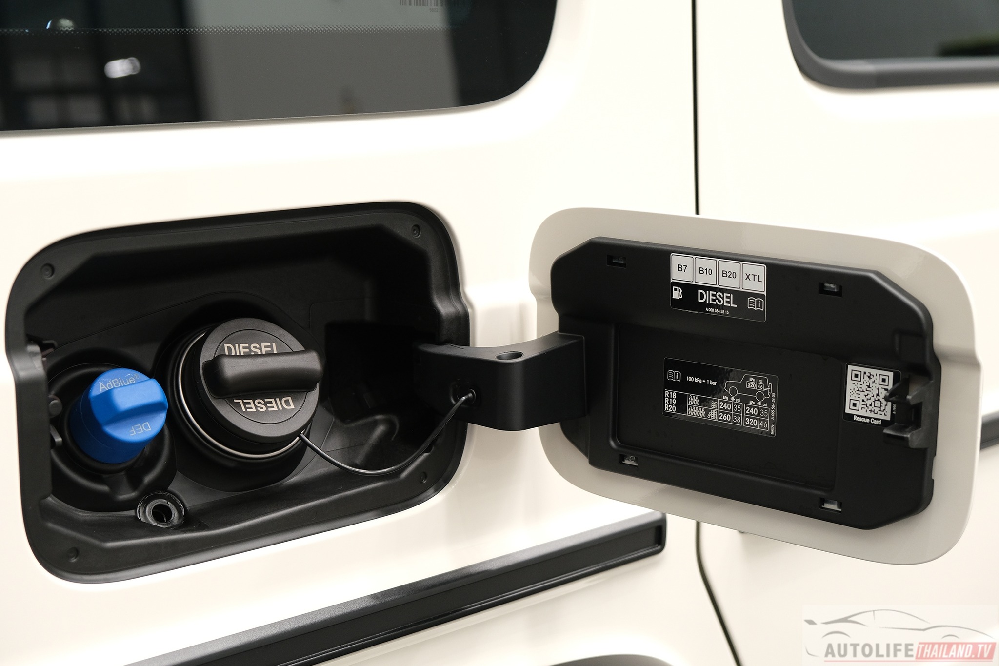 Mercedes-Benz G 450 d STRONGER THAN THE 1980s 11.jpg