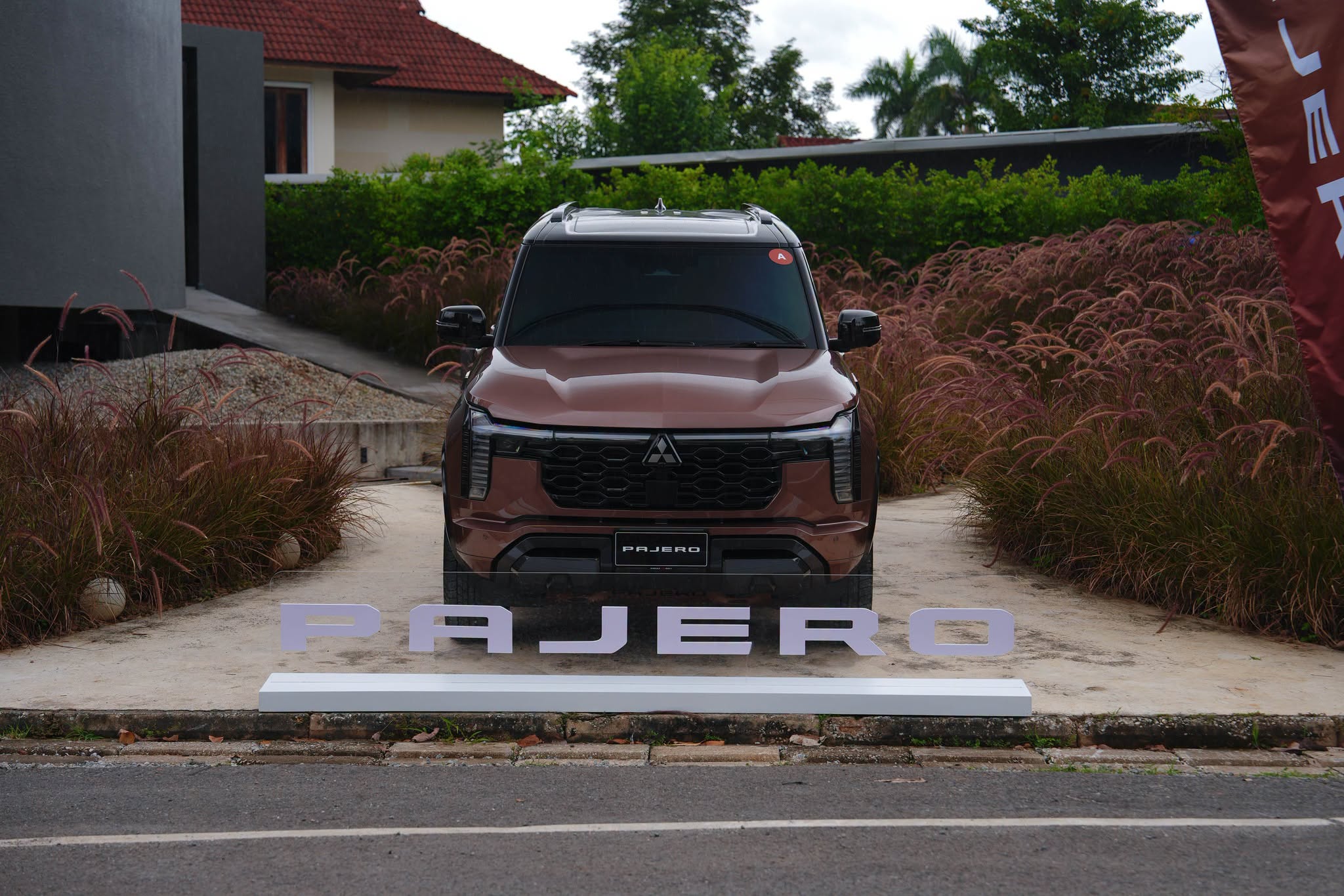 Mitsubishi Pajero .jpeg