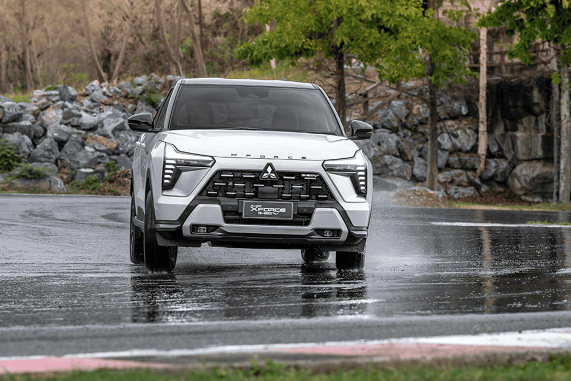 Mitsubishi xFORCE HEV-a4.png