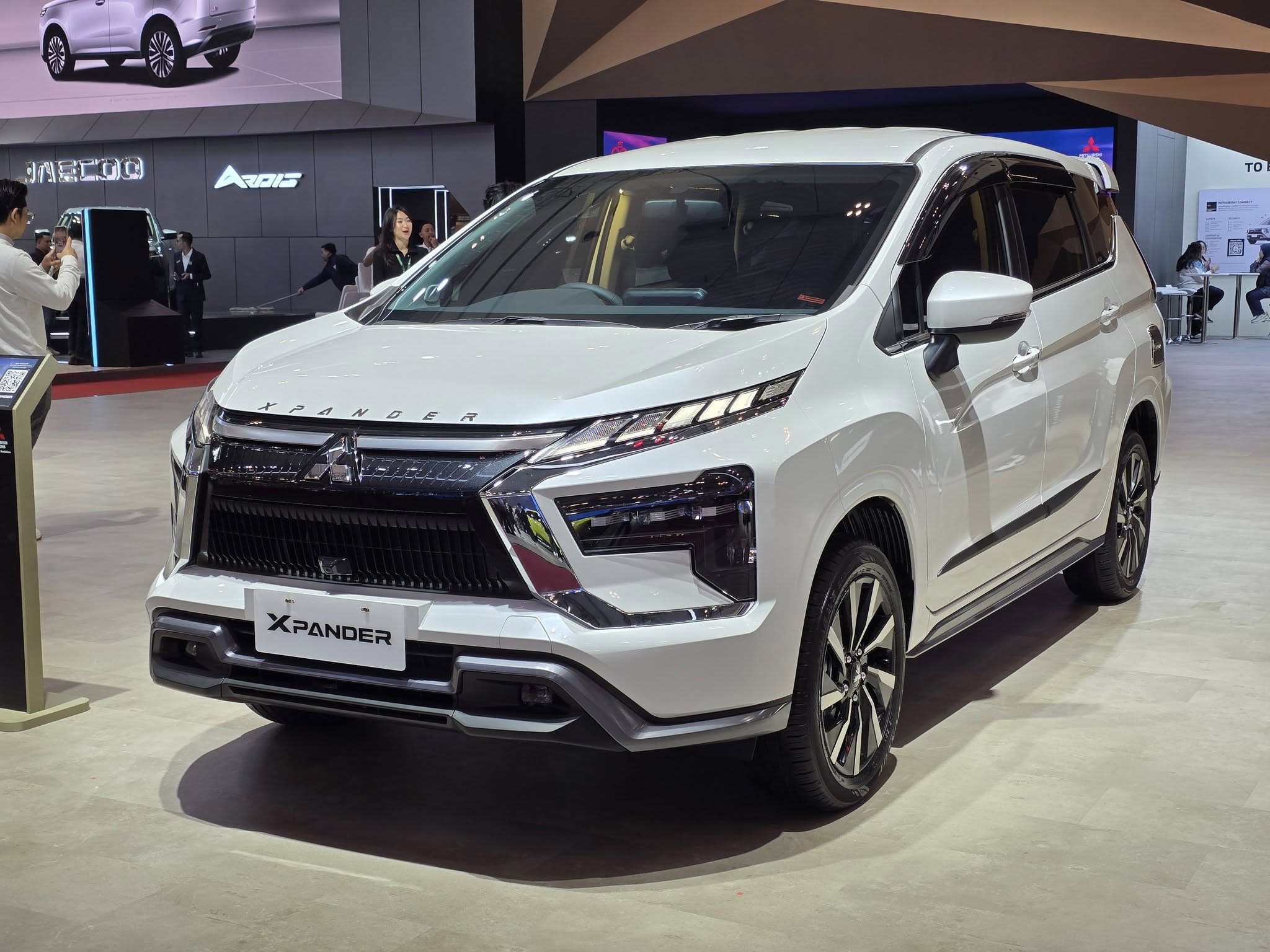 Mitsubishi Xpander facelift 2025-10 (1).jpg