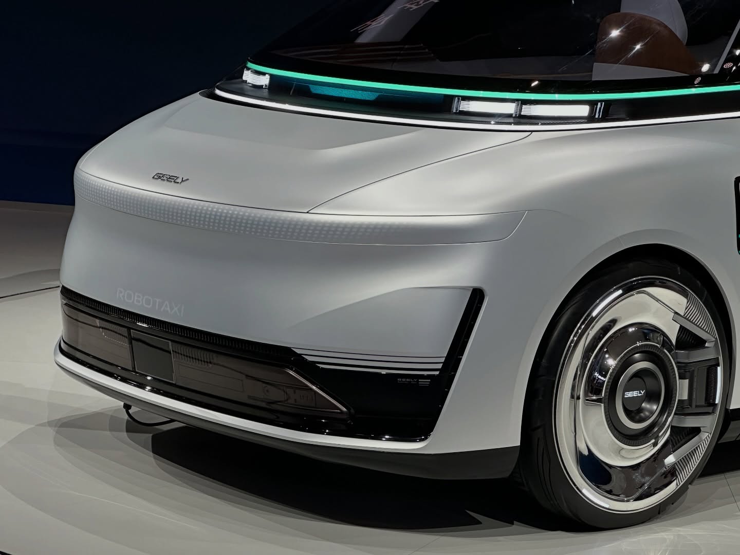 Robotaxi EVA Cab 5.jpg