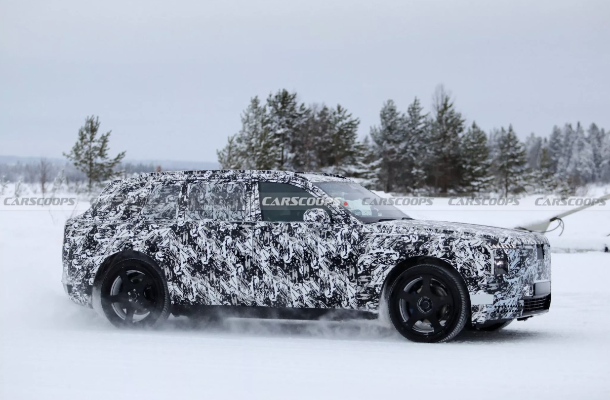 Rolls-Royce-Cullinan-EV-115-1-2048x1365 2.jpg