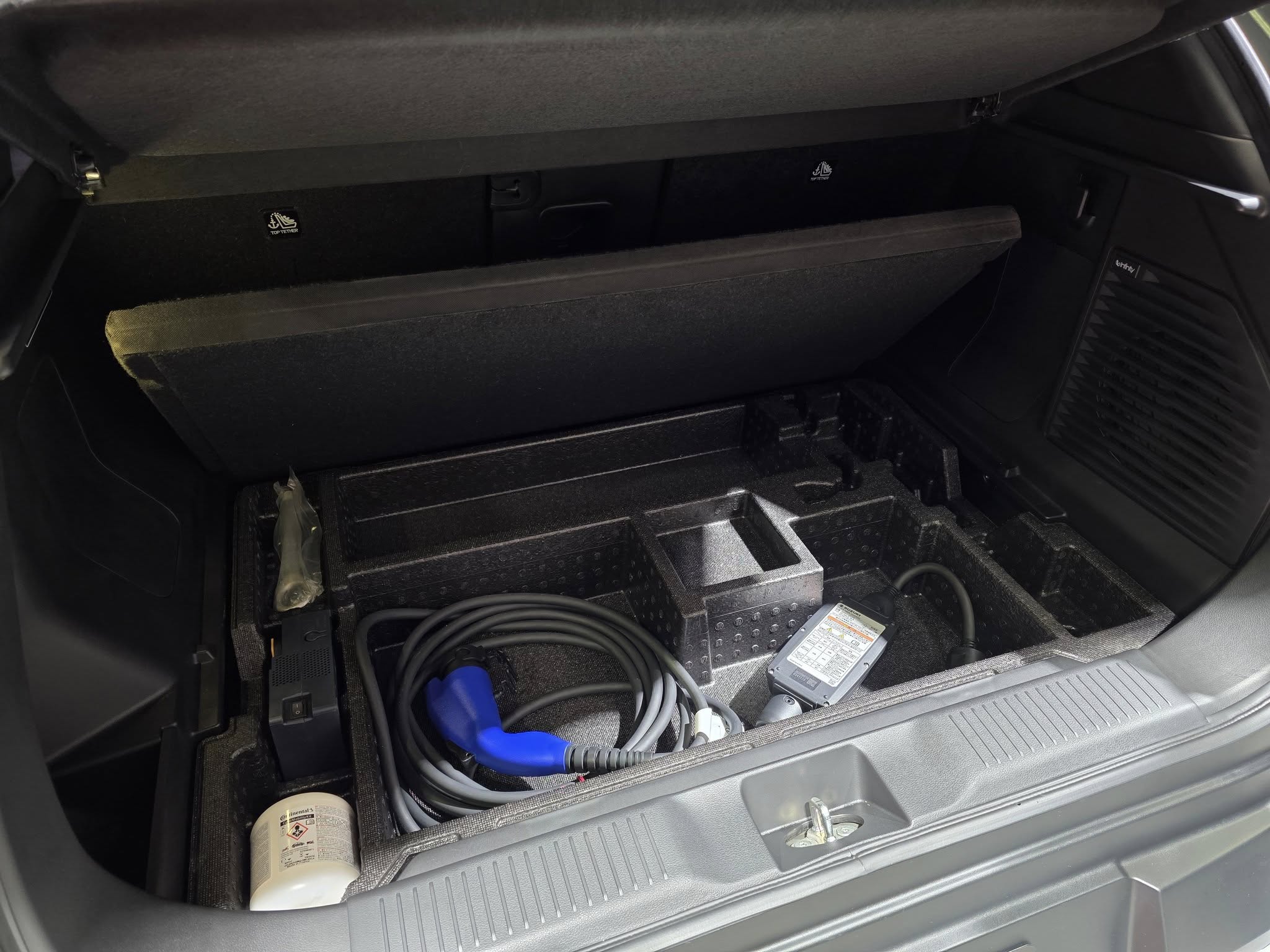 Suzuki e VITARA 11.jpg