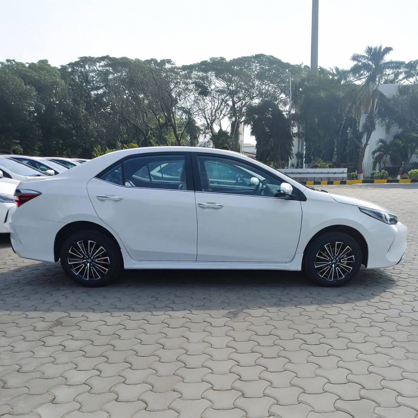 Toyota Corolla 3.jpg
