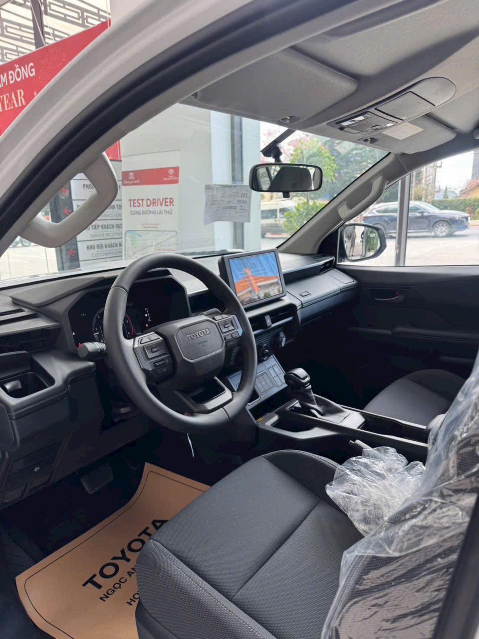 Toyota Hilux 2026 -16.jpg