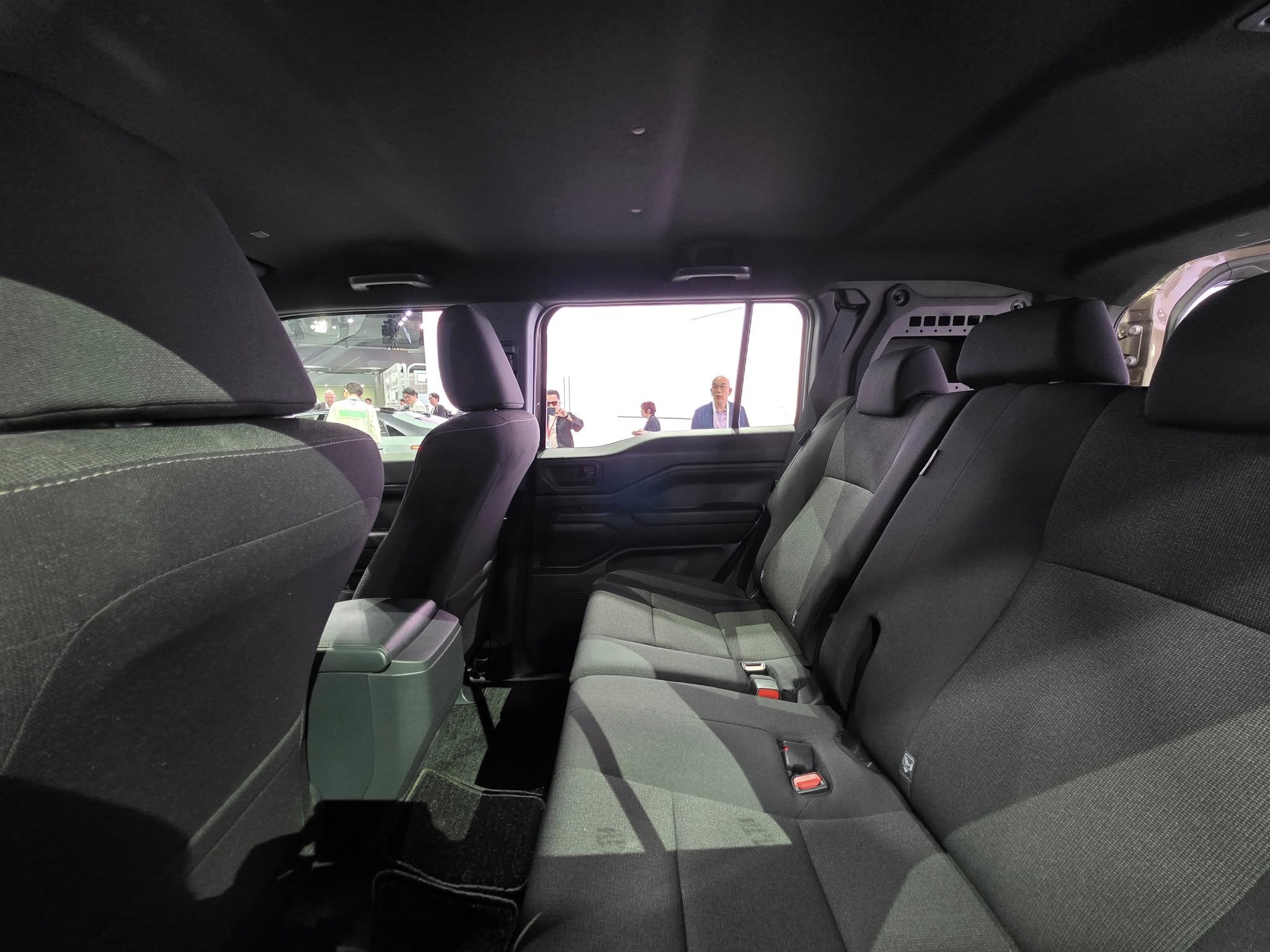 Toyota Land Cruiser FJ 16.jpg