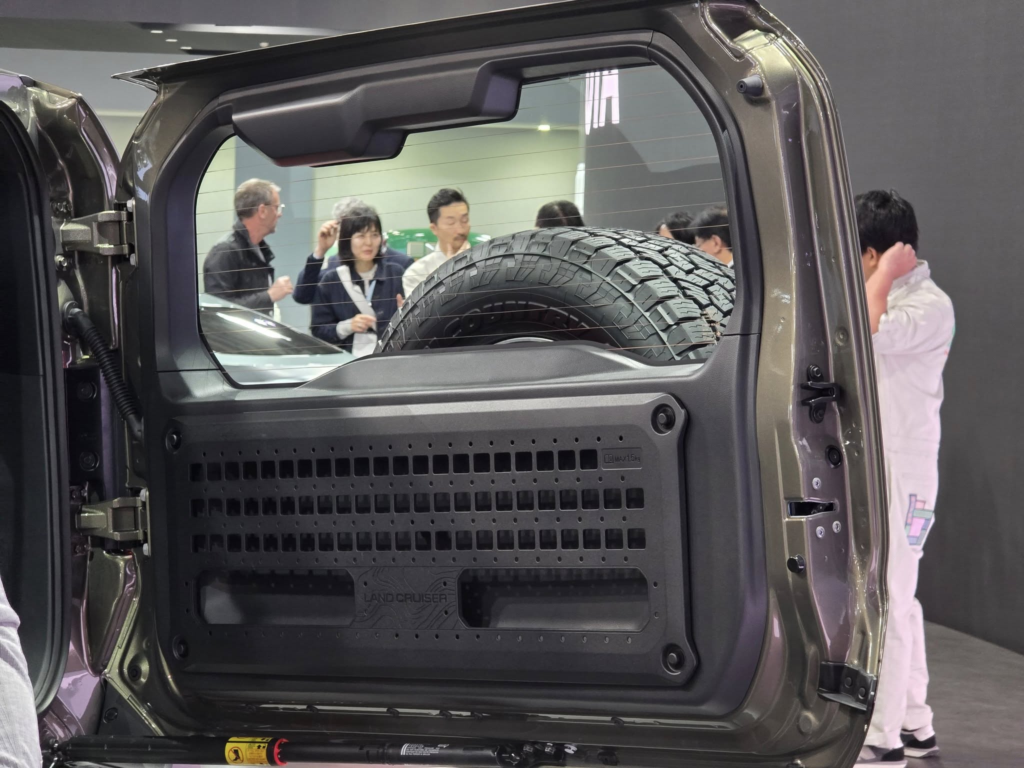 Toyota Land Cruiser FJ 20.jpg