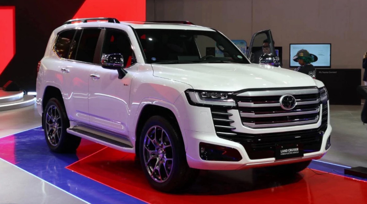 toyota-land-cruiser-hybyrid-2026-pims.jpg