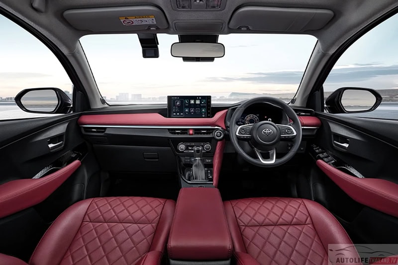 Toyota-Yaris-ATIV-Hybrid_003 (1).jpg