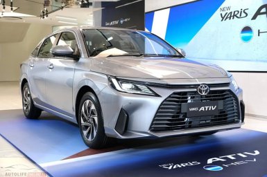 Yaris_ATIV_HEV_Premium_001.jpg