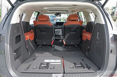 KIA Carnival Hybrid 2026 5.jpg