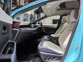 All NEW Nissan LEAF 10.jpg