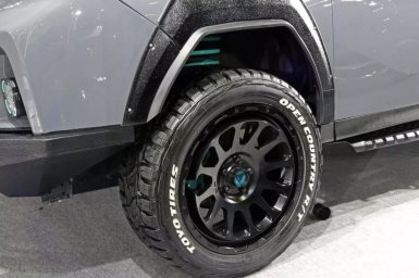 Toyota-Alphard-4x4 2.jpg