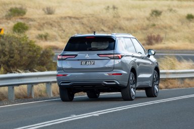 updated-mitsubishi-outlander-phev-arrives-at-dealers-heres-how-much-it-costs_7.jpg