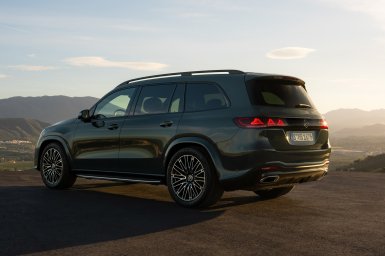 Mercedes-Benz GLS 2.jpg