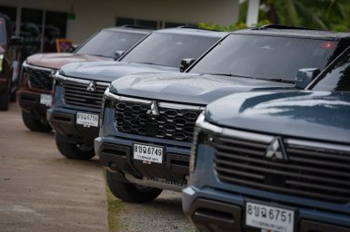 Mitsubishi Pajero 5.jpeg
