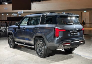 Mitsubishi Pajero -a2.jpg